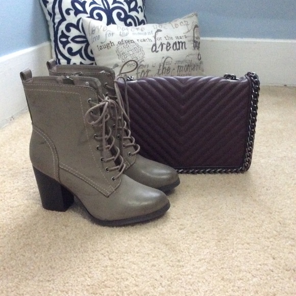 Express Shoes - Grey chunky heel Express boots!